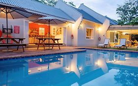 Phezulu Guest Lodge